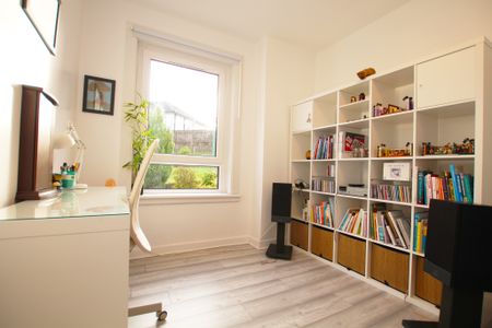 Stronvar Drive, Scotstounhill, Glasgow - Photo 4