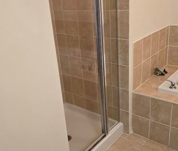 For Lease - 106 Bonnie Braes Drive, Brampton, Ontario - Photo 5