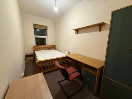 4 bedroom terraced house to rent - Photo 3