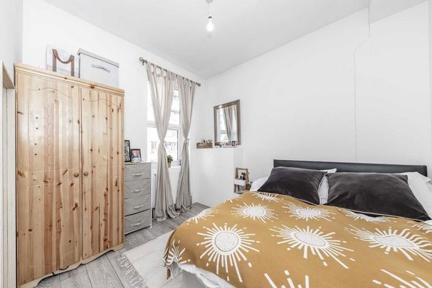 4 bedroom flat to rent - Photo 1