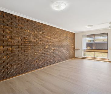 A 70s classic with space, charm and convenience! - Photo 1