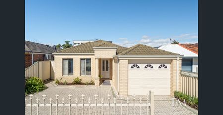 Clean & Bright 3-Bedroom Duplex with Alfresco Area - Photo 5