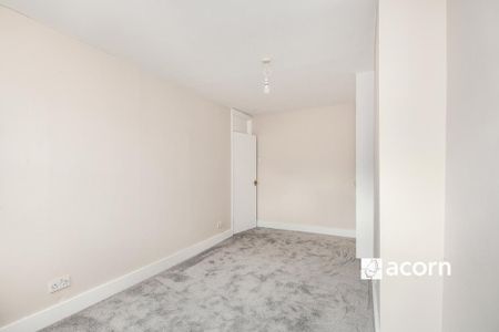 3 bedroom flat to rent - Photo 2