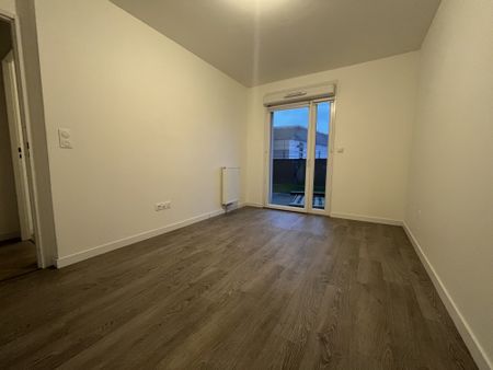 Location Appartement 3 pièces 65m² MAROMME 76150 - Photo 2