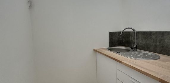 Location / Studio - Photo 2