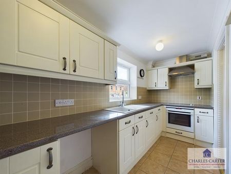 3 bedroom semi-detached house to rent - Photo 5