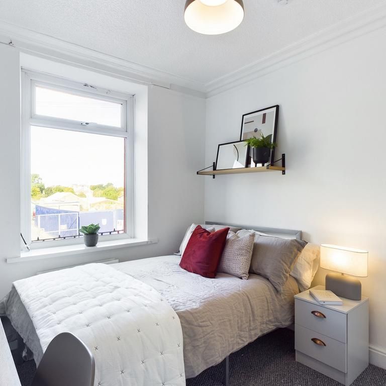 1 bedroom in a house share to rent - Photo 1