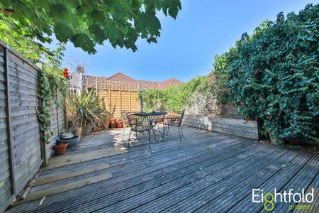 4 bedroom terraced house to rent - Photo 4