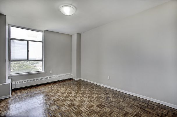 Steven Tower - Photo 1