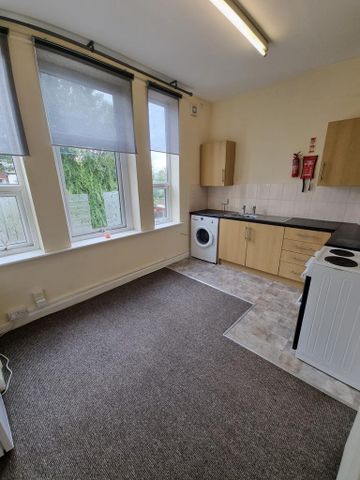 2 bedroom flat to rent - Photo 4