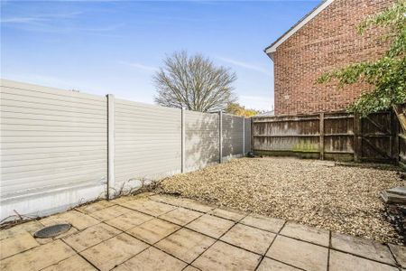 3 bedroom terraced house to rent - Photo 4