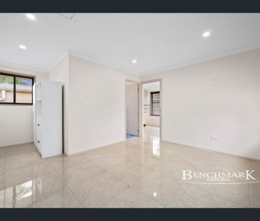 7a Mubo Cres, Holsworthy, NSW 2173 - Photo 2