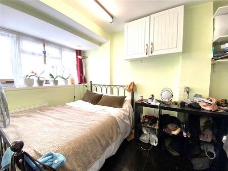 Robin Way, Staines-upon-thames, Surrey, TW18 - Photo 5