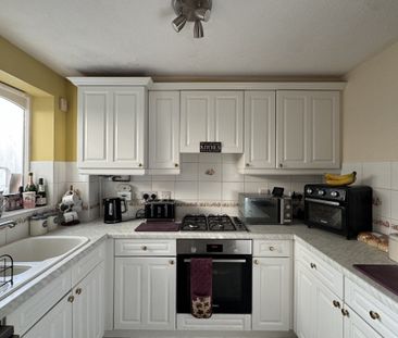 Matthews Drive, Maidenbower, CRAWLEY - Photo 4