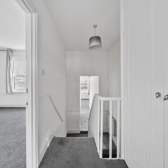 3 bedroom flat to rent - Photo 1