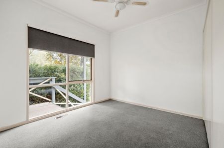 12 Wedderburn Crescent, Mount Evelyn - Photo 2