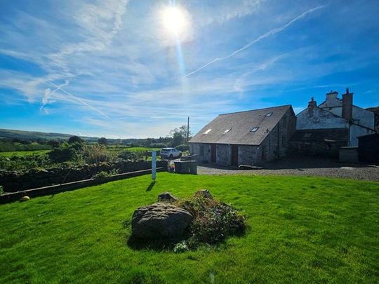 3 bedroom barn conversion to rent - Photo 1