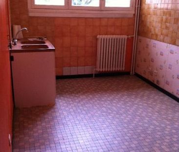 Location Appartement 4 pièces 74m² MEYZIEU 69330 - Photo 1
