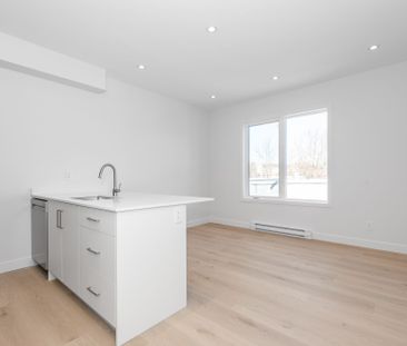 For Lease - 319 Shakespeare Street Unit# 8, Vanier and Kingsview Pa... - Photo 3