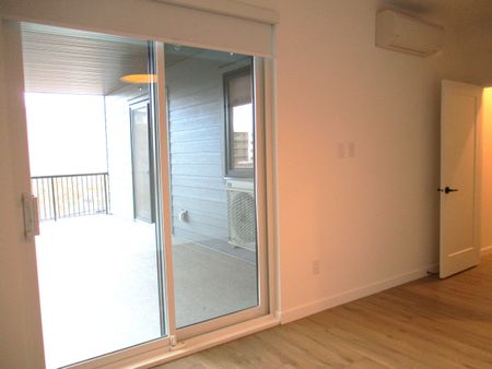 2bed 2bath Condo; Cawston – Available Now - Photo 2