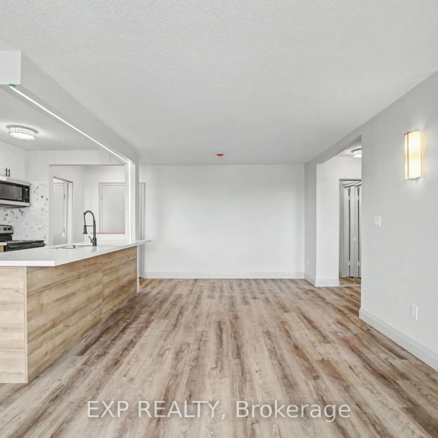 41 Sutherland Street W #419 - Photo 1