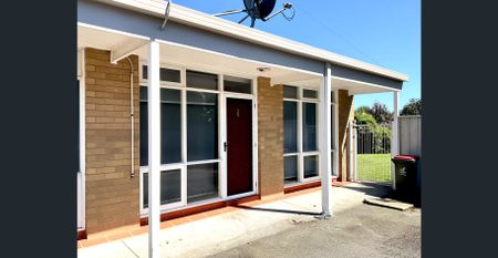 Neat 1 Bedroom unit - Photo 3