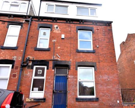 2 bedroom House in Harold Avenue, Leeds - Photo 5