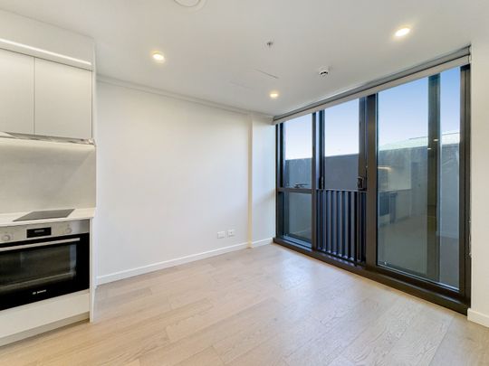 Welcome to apartment 412 in Hyde Lane. - Photo 1