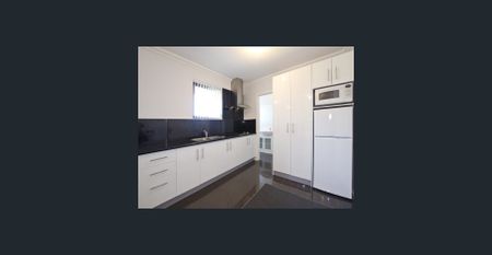 *****5 Star Accommodation- Modern ***FURNISHED*** Studio apartment opposite Monash University!!! - Photo 4