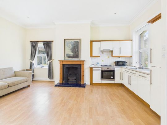 3 bedroom House To Let - Photo 1