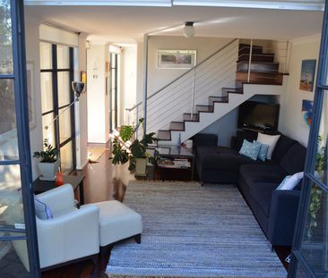 Light, bright and just so central - Photo 1