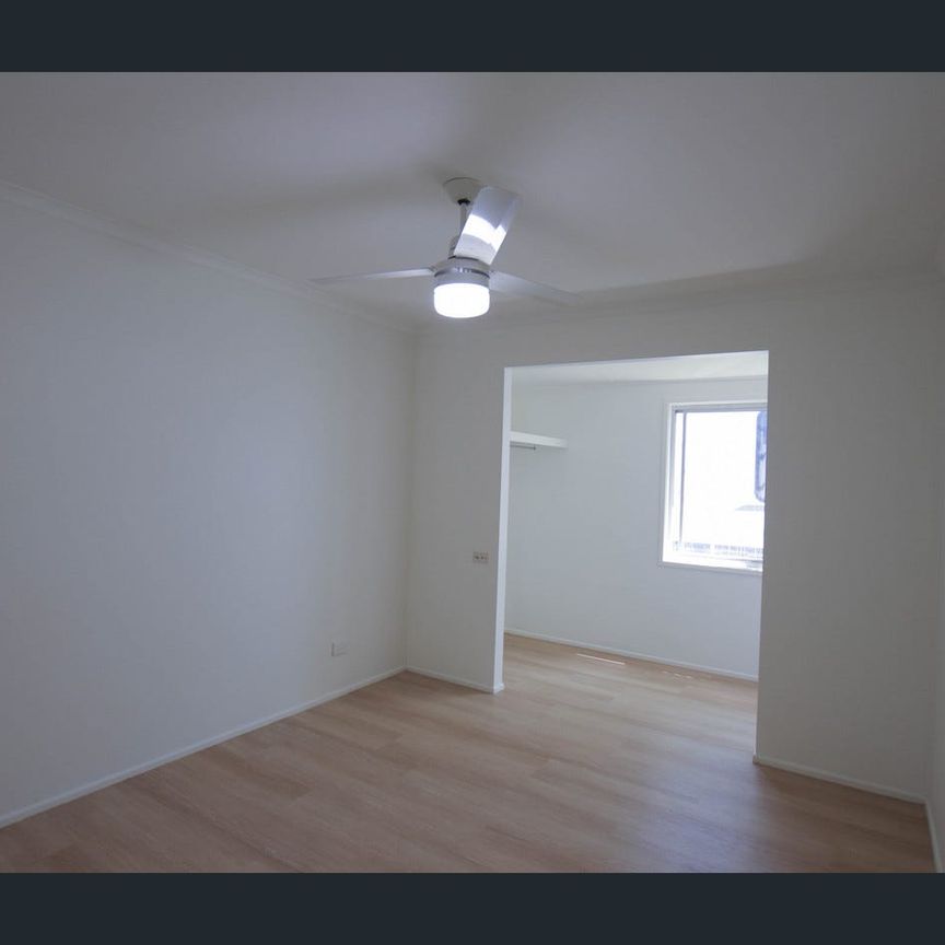 Great Location - Close to everything - Photo 1