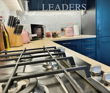 4 bedroom terraced house to rent - Photo 6