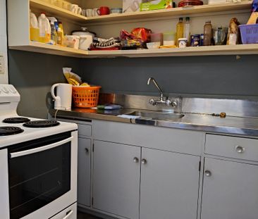 Tidy One Bedroom In Regent - Photo 1