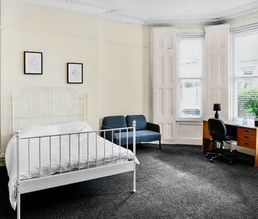 Bedsit, Waverley Road, BS6 - Photo 1