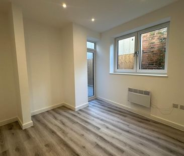 2 Bed Flat, Bakers Avenue, E17 - Photo 5