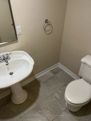 Detached Home For Lease | W9074863 - Photo 2