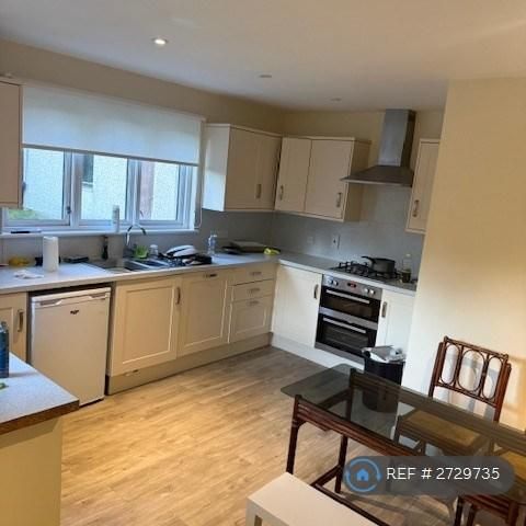 4 bedroom detached house to rent - Photo 1