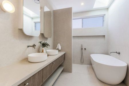 Luxurious Lifestyle - Photo 4
