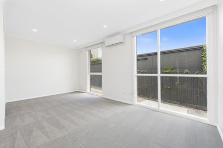 3/33 Howard Street, Glen Iris VIC 3146 - Apartment For Rent | Domain - Photo 2