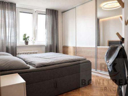 Pronájem bytu 3+1 92 m2 - Fotografie 3