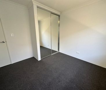 Stylish & Modern Living - Photo 2