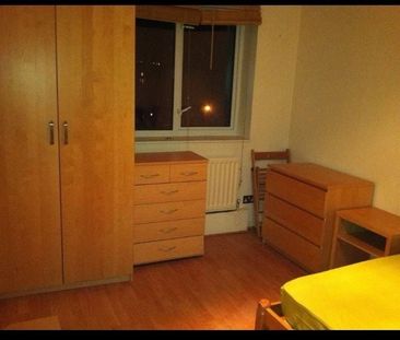 Room in a Shared Flat, Busby House, SW16 - Photo 5