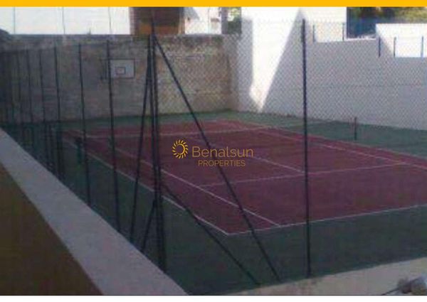 For rent MID SEASON from 01/09/2024 - 30/06/2025 studio on 1st line of beach in Benalmadena.-
