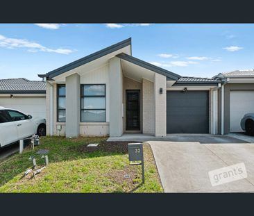 3 Lyndys Lane, Cranbourne North, Vic 3977 - Photo 2
