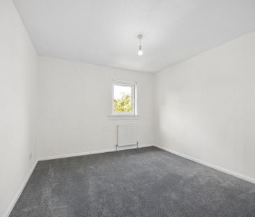 3 bedroom end of terrace house to rent - Photo 5