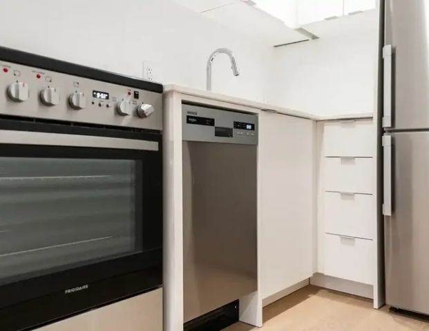 26 Balmoral Avenue | 28 Balmoral Avenue, Toronto - Photo 1