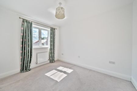4 bedroom detached house to rent - Photo 2