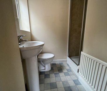 3 bedroom semi-detached house to rent - Photo 6