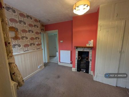 3 bedroom semi-detached house to rent - Photo 3